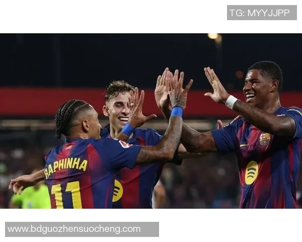 昨晚巴萨与皇马激战成和球迷热议经典对决背后的故事与精彩瞬间